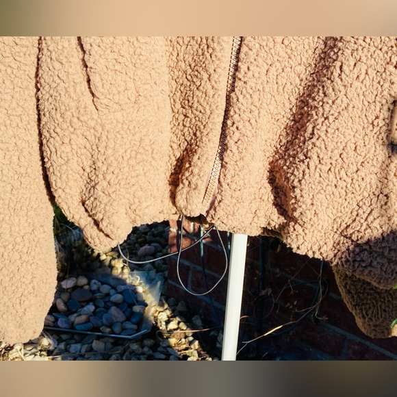 NWT LaMiel Women Sz-L Faux Sherpa/Silk Lightweight yet Cozy Spring/Fall Jacket - Picture 9 of 16